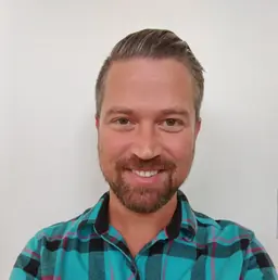 The starting selfie: a man's photo